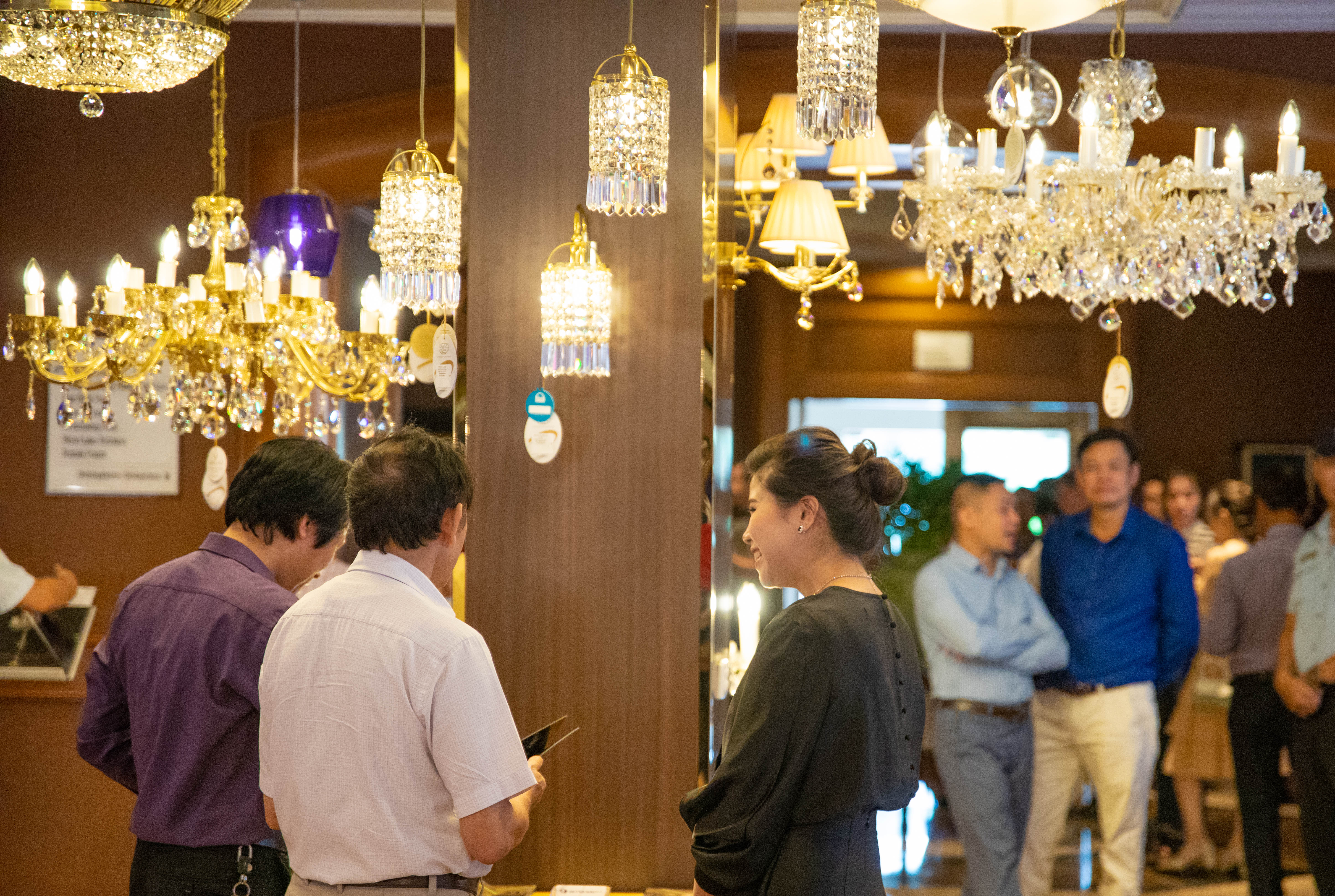Đèn pha lê Tiệp den-pha-le