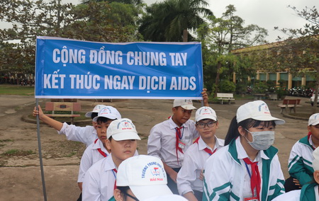 truong thcs hai nam tuyen truyen cho hoc sinh ve phong chong hiv/aids