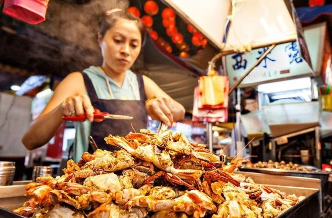 Vietnam's street food: Famous streets are selling delicious food