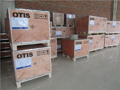 Thiết bị thang Otis về tới công trình