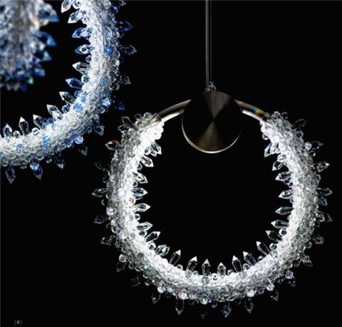 Dòng sản phẩm Sparkling Frost mang nét đẹp băng giá tinh khiết