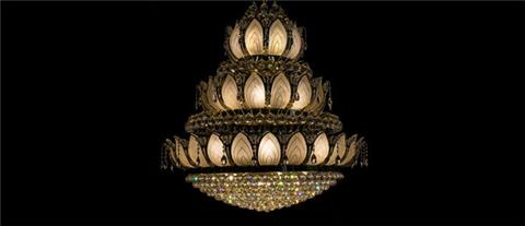 ArtGlass thiết kế đèn chùm pha lê hoa sen cho ngôi chùa Singapore
