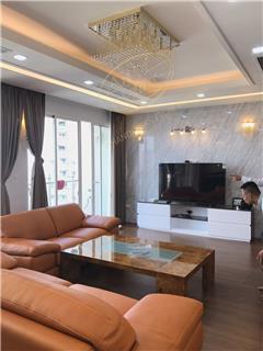 ​Dự án lắp đặt đèn chùm pha lê phòng khách và phòng ăn