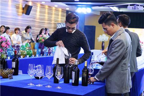 Màu sắc của rượu vang có ý nghĩa gì? - Quà tặng pha lê