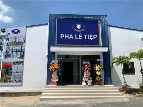 Tưng bừng khai trương Showroom Pha Lê Tiệp chi nhánh TP. Hồ Chí Minh